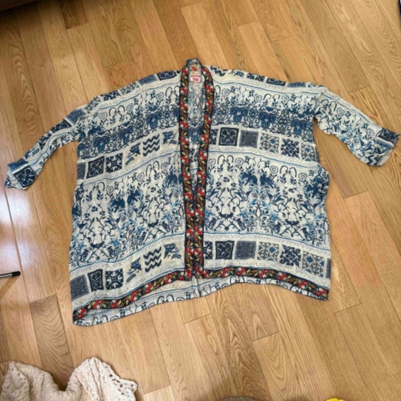 Johnny Was Kimono - Picture 2 of 3